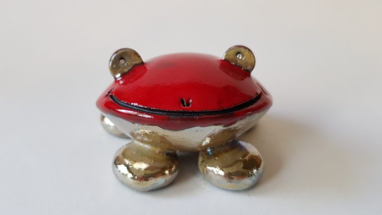céramique-grenouille-rouge