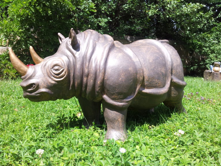 céramique-rhinoceros-geant-gris